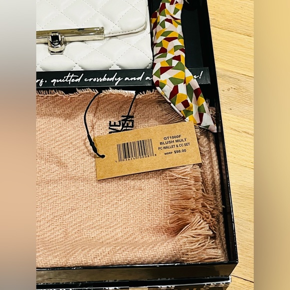 Steve Madden Mini Quilted Crossbody Bag, Scarf & Keychain Gift Set NWT $98.00 - Picture 7 of 8